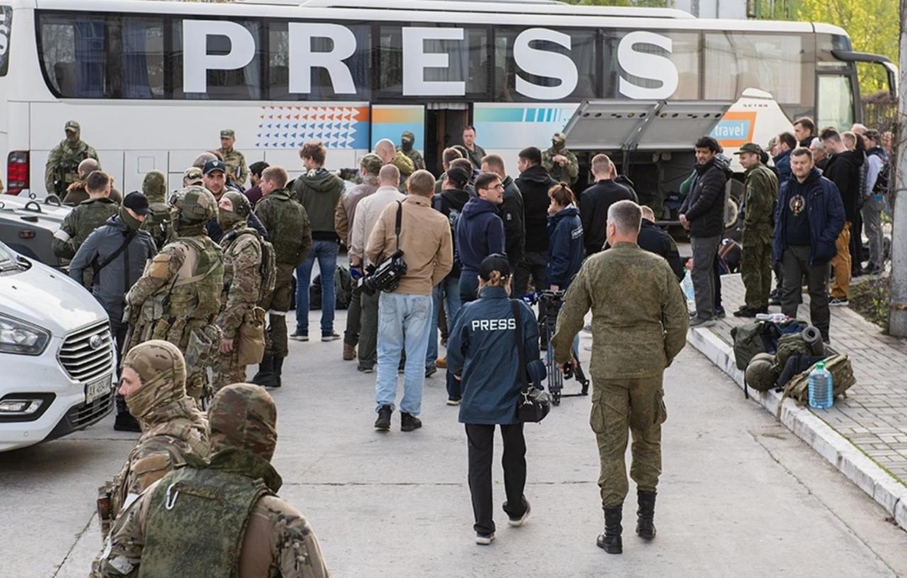 Признание катастрофы: почему Киев запретил СМИ посещать «котлы»