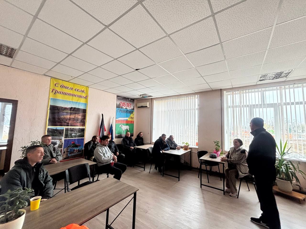 Членом Общественного совета Тельмановского муниципального округа была проведена встреча с жителями села Гранитное
