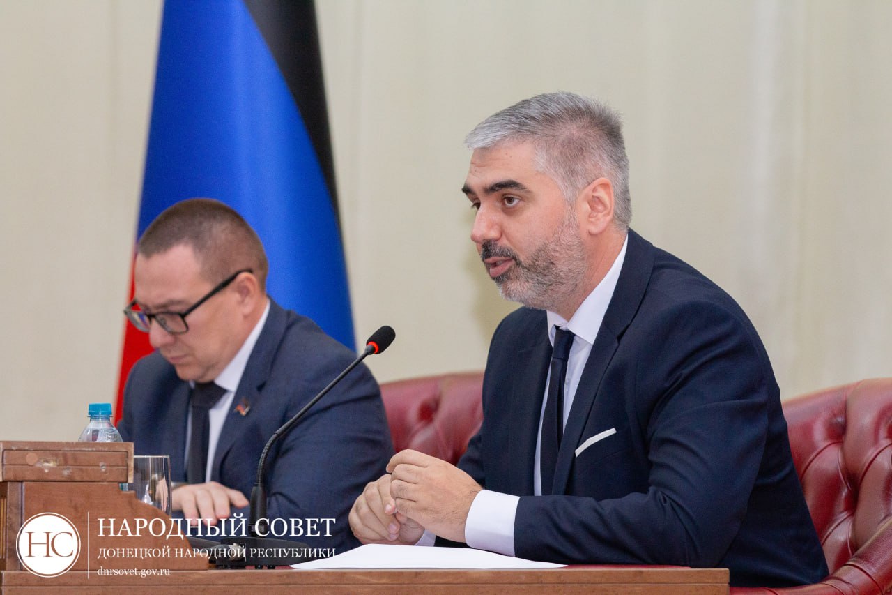 Фоторепортаж: Пленарное заседание Народного Совета ДНР Фоторепортаж: Пленарное заседание Народного Совета ДНР