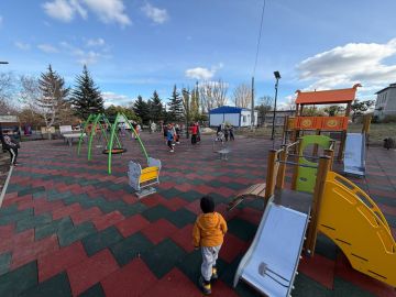 Завершены работы по строительству новой детской площадки в селе Придорожное Старобешевского м.о