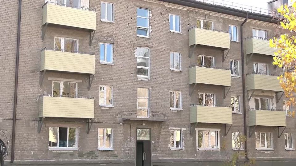 11 семей из Авдеевки отметили новоселье: ключи от квартир жителям вручили Глава ДНР Денис Пушилин и губернатор Ямало-Ненецкого автономного округа Дмитрий Артюхов