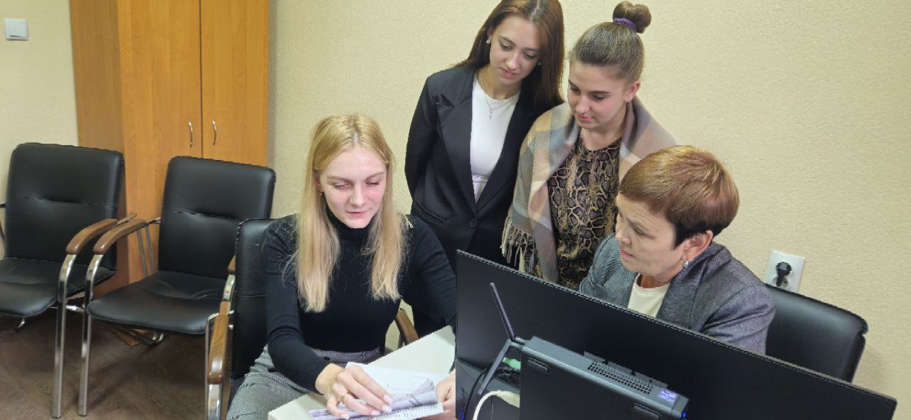 Татьяна Пильгун провела встречу с сотрудниками опеки и попечительства Администрации городского округа Докучаевск