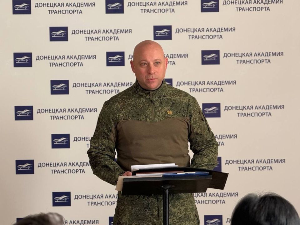 30 октября 2025г. в Донецкой академии транспорта прошел Урок гражданственности «Мы помним. Мы гордимся», в котором принял участие представитель части, участник СВО 30 октября 2025г. в Донецкой академии транспорта прошел Урок гражданственности «Мы помним. Мы гордимся», в котором принял участие представитель части, участник СВО