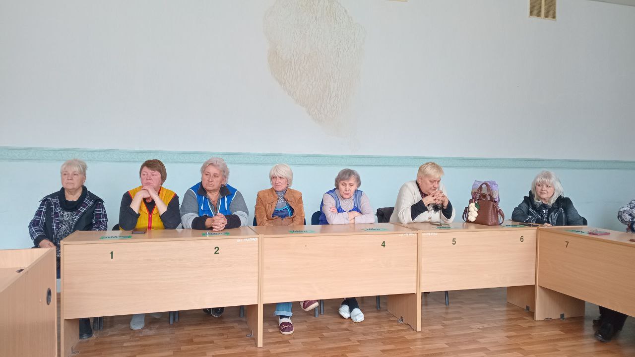 Иван Адамец: По поручению Главы ДНР Дениса Пушилина заместитель руководителя управы Куйбышевского района Елена Строганова и депутат Донецкого городского совета Алексей Ковровский провели встречу с коллективом школы №71 Иван Адамец: По поручению Главы ДНР Дениса Пушилина заместитель руководителя управы Куйбышевского района Елена Строганова и депутат Донецкого городского совета Алексей Ковровский провели встречу с коллективом школы №71