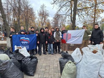 Александр Шатов: Субботник в сквере им. Ленина
