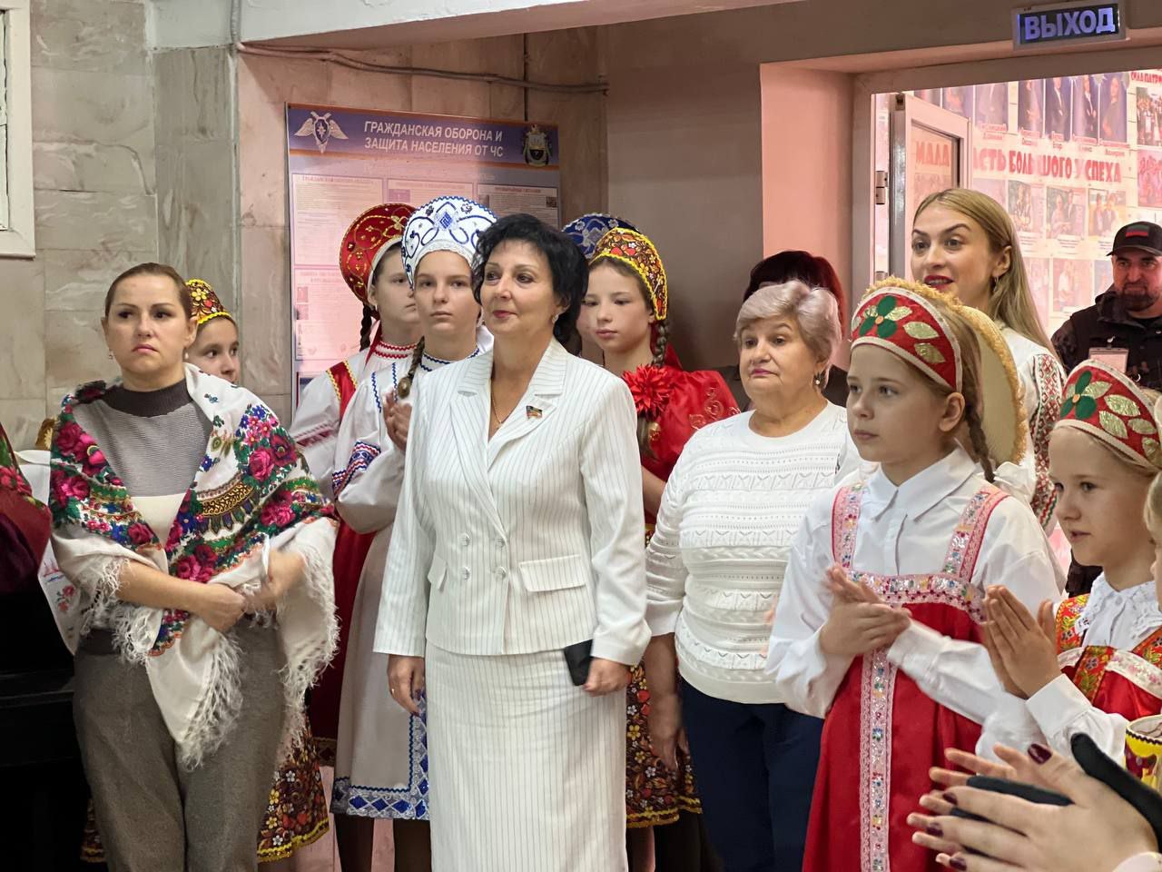 30 октября в ГБОУ «ЛИЦЕЙ № 2 Г.О. МАКЕЕВКА» в рамках Всероссийского фестиваля русской кухни состоялось заседание семейного клуба «Маленькие взрослые» на тему «Я русский», посвящённое Дню народного единства 30 октября в ГБОУ «ЛИЦЕЙ № 2 Г.О. МАКЕЕВКА» в рамках Всероссийского фестиваля русской кухни состоялось заседание семейного клуба «Маленькие взрослые» на тему «Я русский», посвящённое Дню народного единства