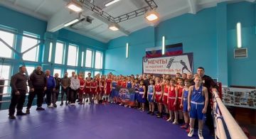 Федерация бокса ДНР присоединяется ко всем поздравлениям с днем рождения Умара Назаровича Кремлёва!