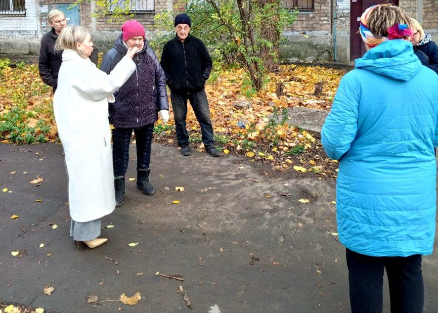 Иван Адамец: Первый заместитель руководителя управы Куйбышевского района Алина Волкова провела встречу с жителями дома № 100 по улице Градостроителей Иван Адамец: Первый заместитель руководителя управы Куйбышевского района Алина Волкова провела встречу с жителями дома № 100 по улице Градостроителей