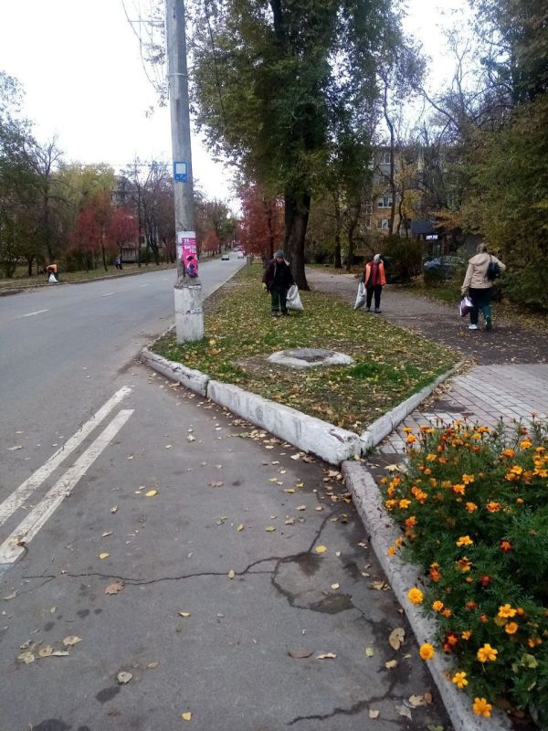 Иван Адамец: В Куйбышевском районе специалисты муниципального предприятия «Зеленстрой» осуществляют плановые работы по благоустройству и содержанию территории Иван Адамец: В Куйбышевском районе специалисты муниципального предприятия «Зеленстрой» осуществляют плановые работы по благоустройству и содержанию территории