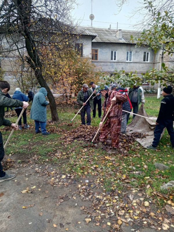 Игорь Мартынов: Производственные участки Енакиевского филиала по управлению МКД ДНР приняли участие в общегородском субботнике Игорь Мартынов: Производственные участки Енакиевского филиала по управлению МКД ДНР приняли участие в общегородском субботнике