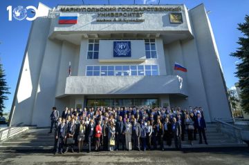 Молодые дипломаты осудили военные преступления и теракты Украины