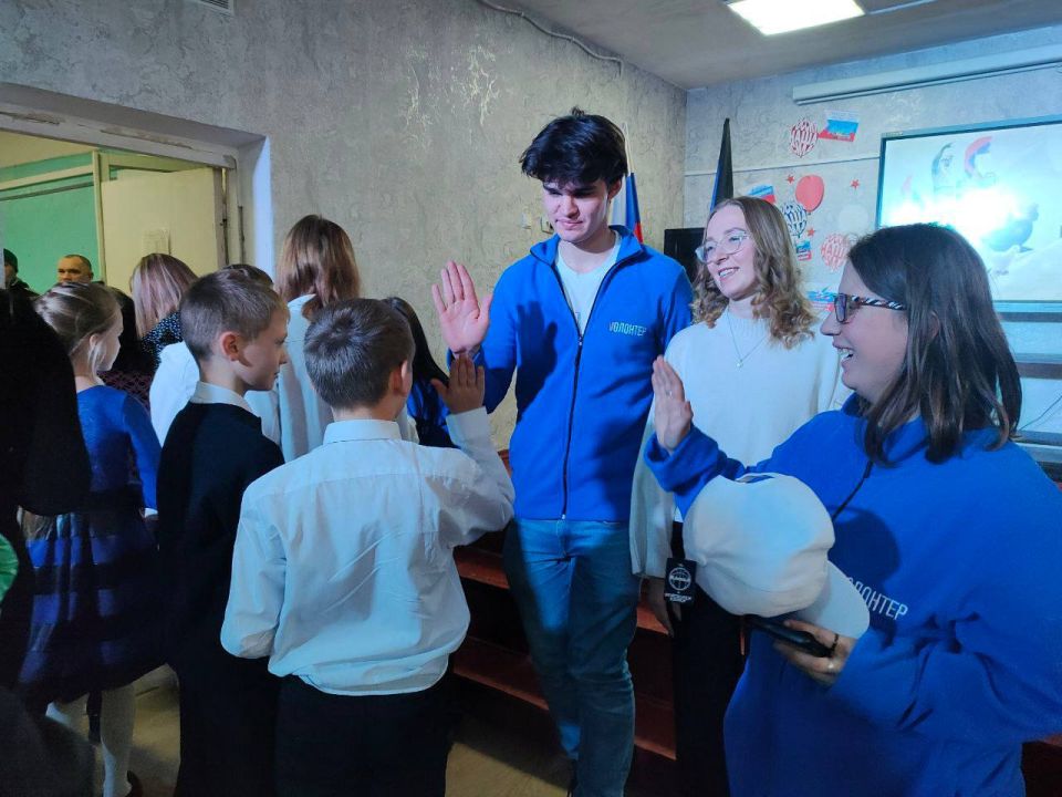 «Россия едина». По всей стране проходят торжественные мероприятия, которые создают атмосферу дружбы и патриотизма «Россия едина». По всей стране проходят торжественные мероприятия, которые создают атмосферу дружбы и патриотизма