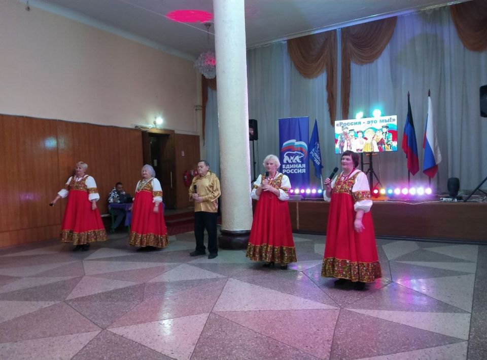 Сегодня, 1 ноября в рамках партийного проекта «Историческая память» Всероссийской политической партии «Единая Россия» в МБУ «ДК им. К.И. Поченкова» прошла концертная программа «Россия – это мы!», посвящённая празднованию Дня... Сегодня, 1 ноября в рамках партийного проекта «Историческая память» Всероссийской политической партии «Единая Россия» в МБУ «ДК им. К.И. Поченкова» прошла концертная программа «Россия – это мы!», посвящённая празднованию Дня...