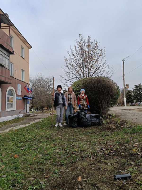 Игорь Мартынов: Предприниматели городского округа Енакиево приняли участие в общегородском субботнике Игорь Мартынов: Предприниматели городского округа Енакиево приняли участие в общегородском субботнике