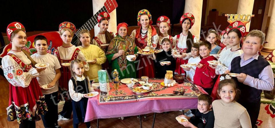Во Дворце культуры имени Т.Г. Шевченко прошёл мастер-класс по приготовлению сырников «Вкус традиций» в рамках Всероссийского фестиваля русской кухни, посвящённого Дню народного единства Во Дворце культуры имени Т.Г. Шевченко прошёл мастер-класс по приготовлению сырников «Вкус традиций» в рамках Всероссийского фестиваля русской кухни, посвящённого Дню народного единства