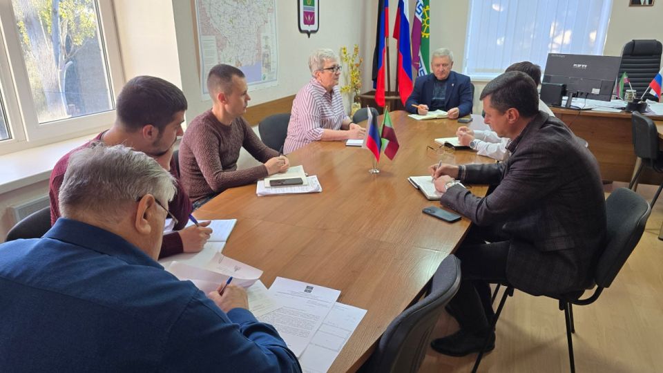 Глава муниципального образования Старобешевский муниципальный округ Николай Михайлов провел оперативное совещание по текущим вопросам Глава муниципального образования Старобешевский муниципальный округ Николай Михайлов провел оперативное совещание по текущим вопросам