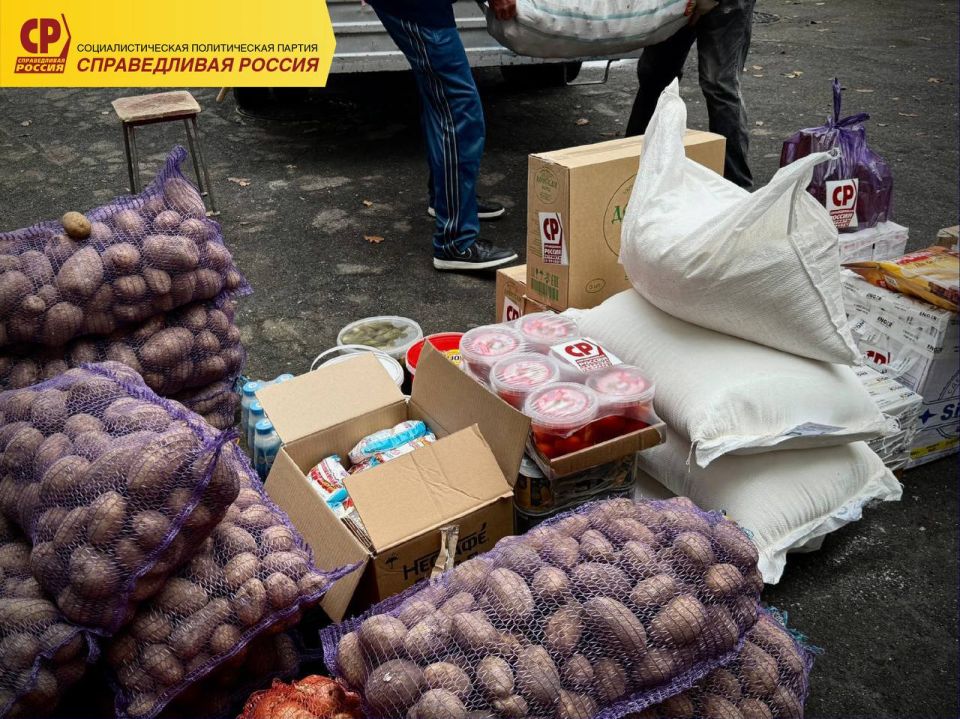 Пункт временного размещения для беженцев (ПВР) в селе Заря получил помощь от депутатов ДНР Пункт временного размещения для беженцев (ПВР) в селе Заря получил помощь от депутатов ДНР