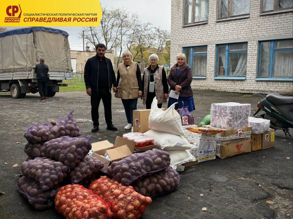Пункт временного размещения для беженцев (ПВР) в селе Заря получил помощь от депутатов ДНР Пункт временного размещения для беженцев (ПВР) в селе Заря получил помощь от депутатов ДНР