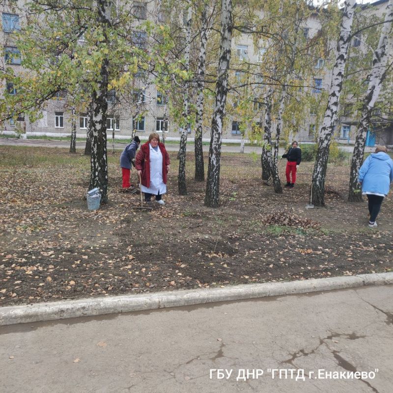Работники учреждений здравоохранения приняли участие в общегородском субботнике Работники учреждений здравоохранения приняли участие в общегородском субботнике