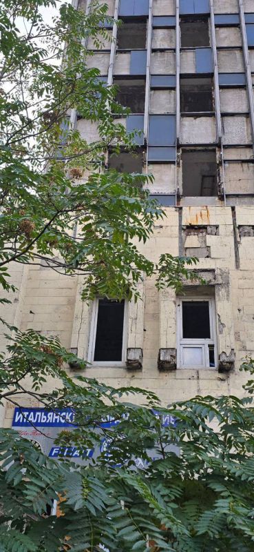 Артём Шейнин: Киевский район Донецка. Недалеко от моста, за которым почти сразу Авдеевка Артём Шейнин: Киевский район Донецка. Недалеко от моста, за которым почти сразу Авдеевка