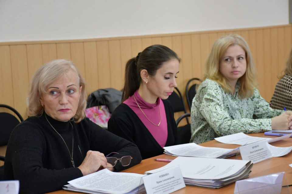 Заседание комиссии по делам несовершеннолетних и защите их прав администрации городского округа Дебальцево Заседание комиссии по делам несовершеннолетних и защите их прав администрации городского округа Дебальцево