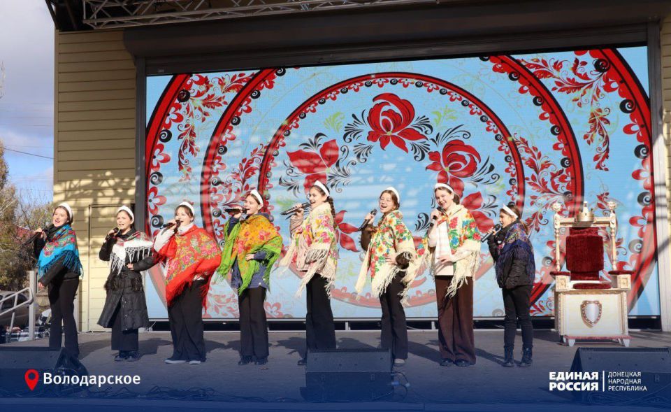 Сегодня в пгт Володарское прошел всероссийский фестиваль русской кухни в рамках мероприятий, посвященных Дню народного единства "Пир на весь мир" Сегодня в пгт Володарское прошел всероссийский фестиваль русской кухни в рамках мероприятий, посвященных Дню народного единства "Пир на весь мир"