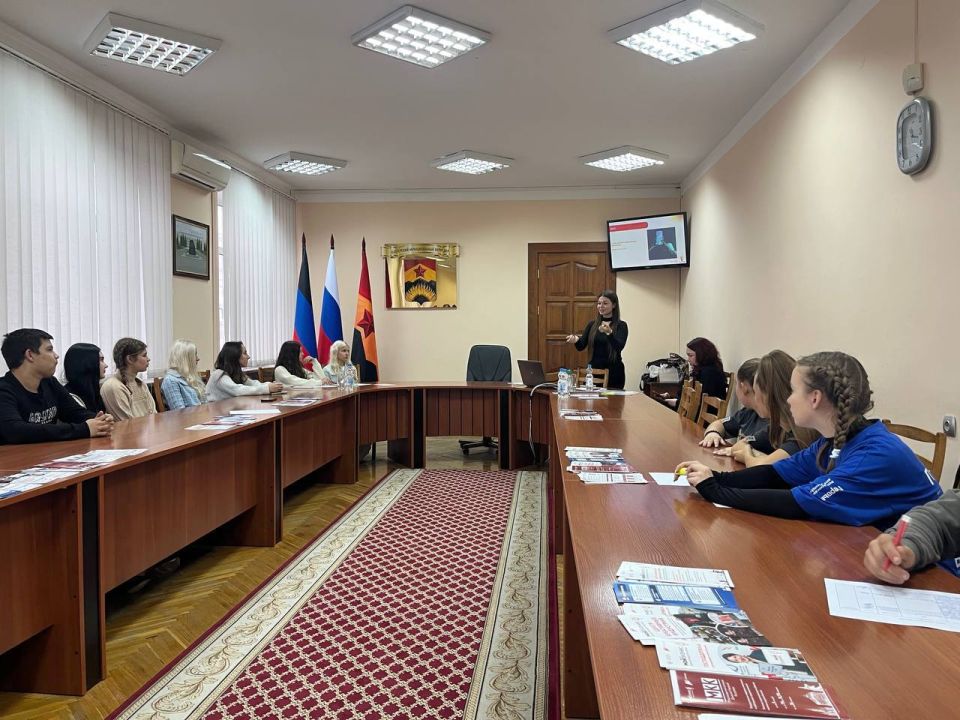 В Шахтерске прошел ряд мероприятий в рамках партийного проекта Единой России «Предпринимательство» В Шахтерске прошел ряд мероприятий в рамках партийного проекта Единой России «Предпринимательство»