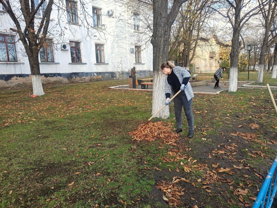 В Снежном продолжается акция «Чистая страна» В Снежном продолжается акция «Чистая страна»