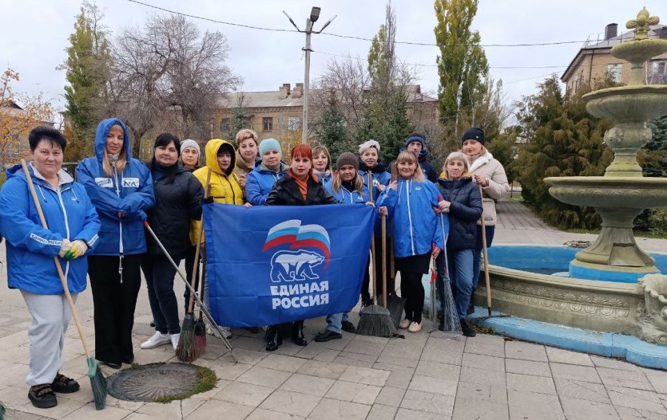В Ждановке прошел субботник В Ждановке прошел субботник