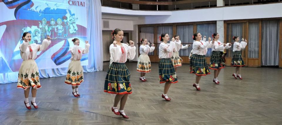 Игорь Мартынов: Праздничный концерт, посвященный Дню народного единства Игорь Мартынов: Праздничный концерт, посвященный Дню народного единства