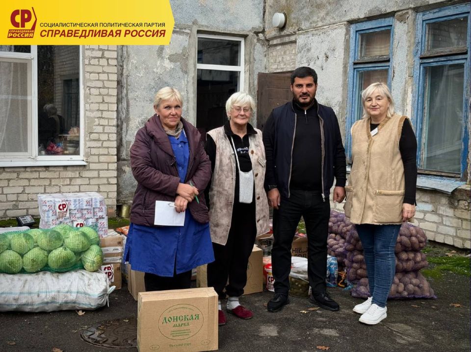 Пункт временного размещения для беженцев (ПВР) в селе Заря получил помощь от депутатов ДНР Пункт временного размещения для беженцев (ПВР) в селе Заря получил помощь от депутатов ДНР
