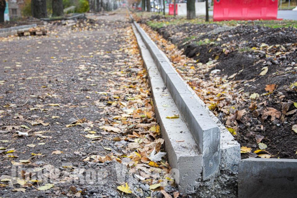 Работа кипит: в Киевском районе Донецка ремонтируют дороги и тротуары Работа кипит: в Киевском районе Донецка ремонтируют дороги и тротуары