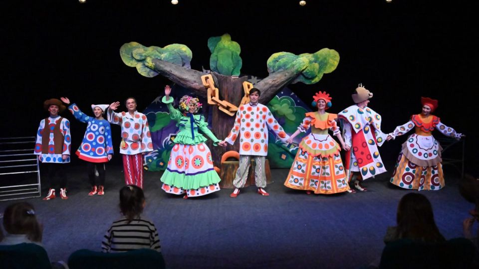 Волшебные каникулы с Донецкой муздрамой Волшебные каникулы с Донецкой муздрамой