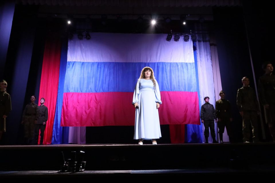 «РОССИЯ! РОДИНА! ЕДИНСТВО!» «РОССИЯ! РОДИНА! ЕДИНСТВО!»