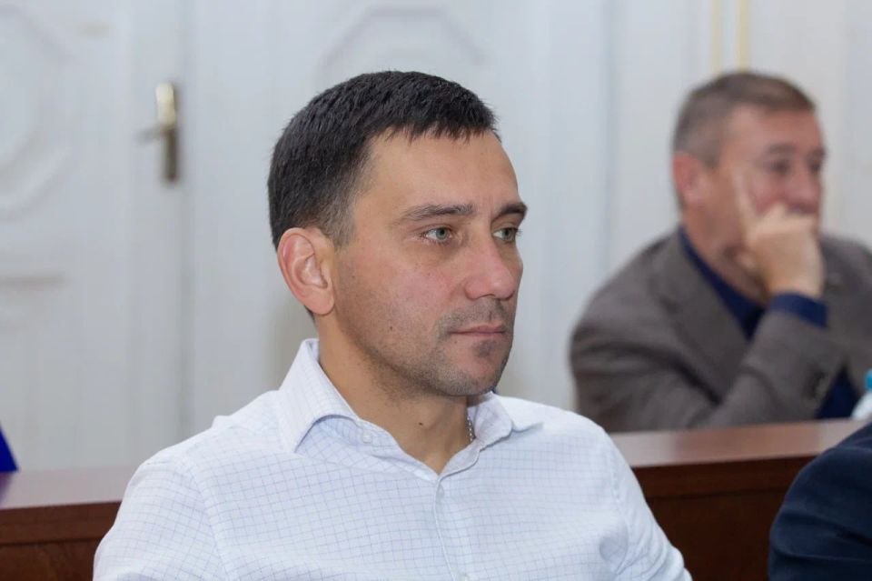 Денис Машков: В Народном Совете продолжаются «правительственные часы» Денис Машков: В Народном Совете продолжаются «правительственные часы»