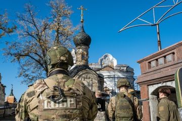 Спецназ СОБР "Восток-Донецк" обеспечил безопасность гуманитарной миссии Русской православной церкви в Свято-Никольский монастырь под Угледаром