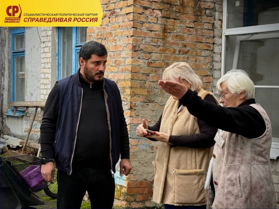 Пункт временного размещения для беженцев (ПВР) в селе Заря получил помощь от депутатов ДНР Пункт временного размещения для беженцев (ПВР) в селе Заря получил помощь от депутатов ДНР