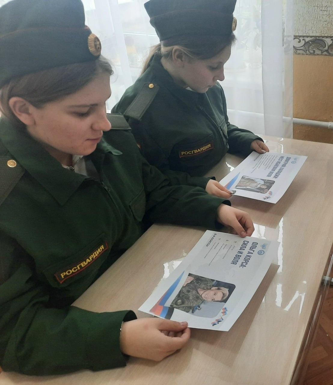 Александр Шатов: 31 октября в школах Шахтерского округа прошли занятия проекта «Разговоры о важном» по теме «Учиться в Донбассе: выдающиеся земляки» в рамках реализации Республиканской акции «Учиться в Донбассе» и... Александр Шатов: 31 октября в школах Шахтерского округа прошли занятия проекта «Разговоры о важном» по теме «Учиться в Донбассе: выдающиеся земляки» в рамках реализации Республиканской акции «Учиться в Донбассе» и...