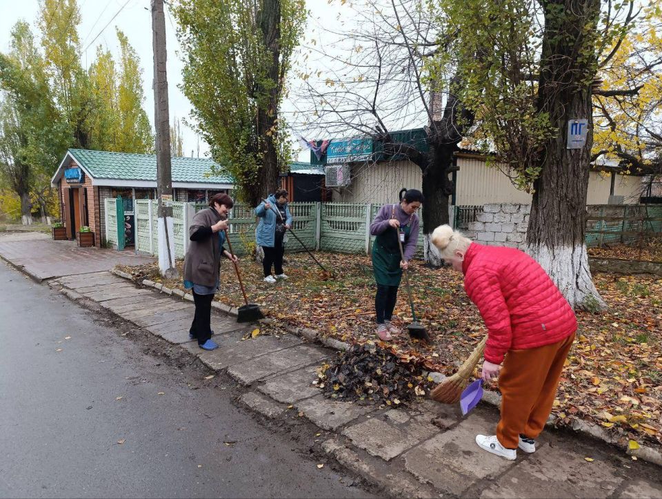 Игорь Мартынов: Предприниматели городского округа Енакиево приняли участие в общегородском субботнике Игорь Мартынов: Предприниматели городского округа Енакиево приняли участие в общегородском субботнике