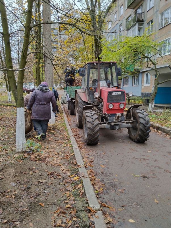 Игорь Мартынов: Производственные участки Енакиевского филиала по управлению МКД ДНР приняли участие в общегородском субботнике Игорь Мартынов: Производственные участки Енакиевского филиала по управлению МКД ДНР приняли участие в общегородском субботнике