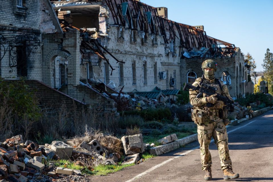 С установками РЭБ и карабинами: росгвардейцы обеспечили безопасность миссии РПЦ под Угледаром С установками РЭБ и карабинами: росгвардейцы обеспечили безопасность миссии РПЦ под Угледаром