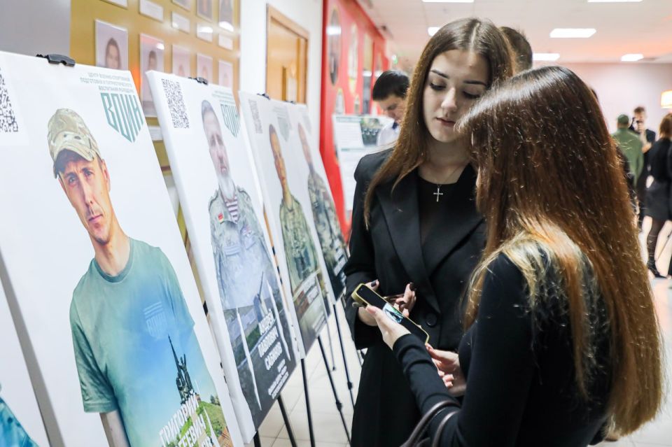 В ДГУЮ Минюста России открылась выставка "Зал воинской славы" ко Дню народного единства В ДГУЮ Минюста России открылась выставка "Зал воинской славы" ко Дню народного единства