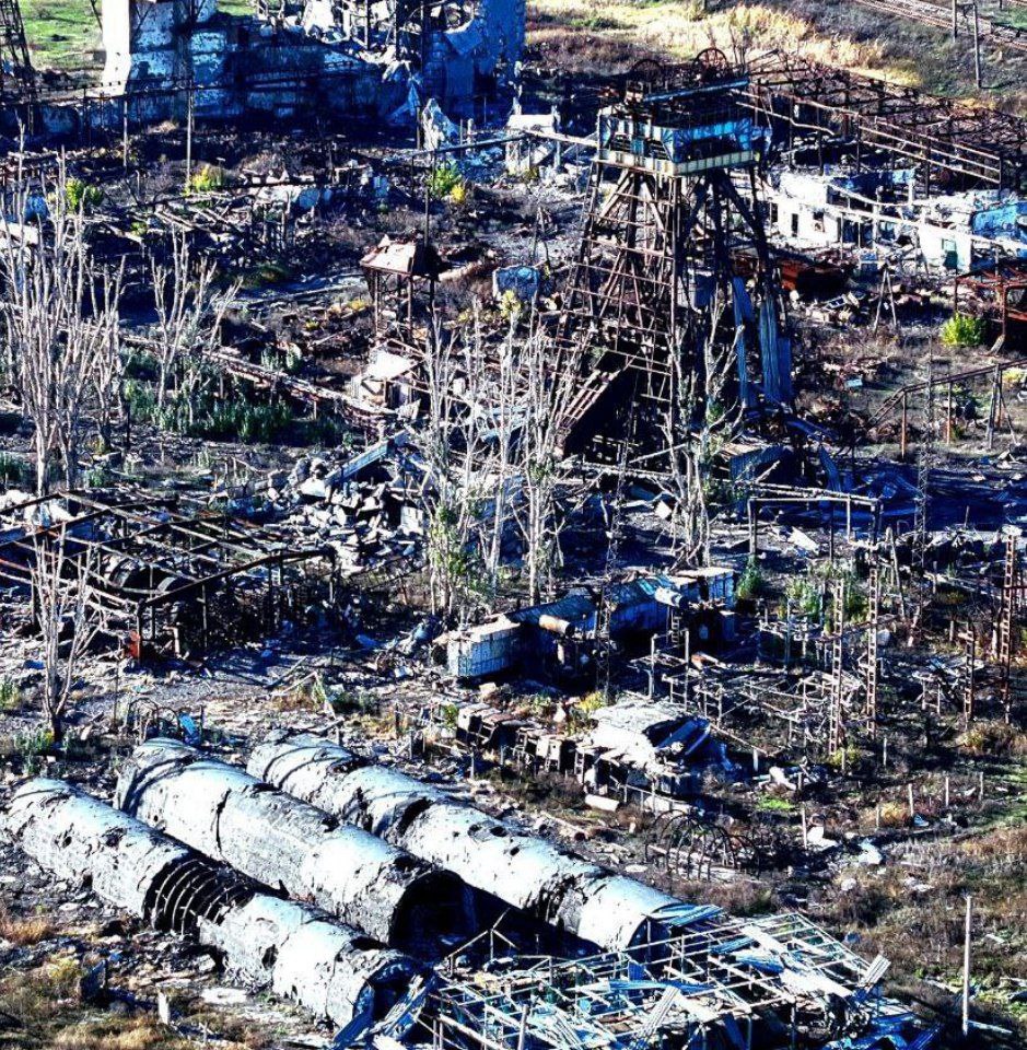 Так сейчас выглядит шахта «Покровская»: стратегический объект в боях за Покровск! Так сейчас выглядит шахта «Покровская»: стратегический объект в боях за Покровск!