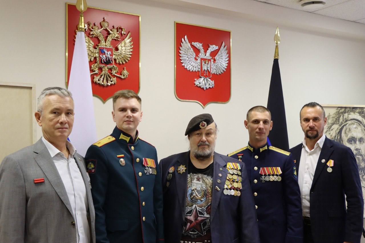 В преддверии Дня народного единства в Представительстве ДНР в Москве прошло открытие фотовыставки, посвящённой подвигу многонационального российского народа В преддверии Дня народного единства в Представительстве ДНР в Москве прошло открытие фотовыставки, посвящённой подвигу многонационального российского народа