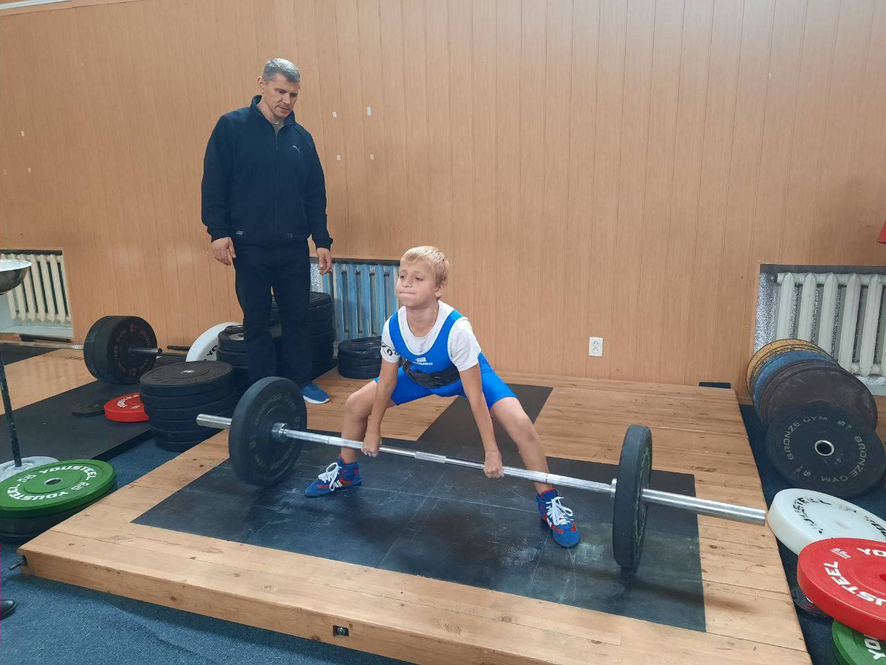 В Мангуше прошли показательные выступления по пауэрлифтингу, приуроченные ко Дню народного единства В Мангуше прошли показательные выступления по пауэрлифтингу, приуроченные ко Дню народного единства