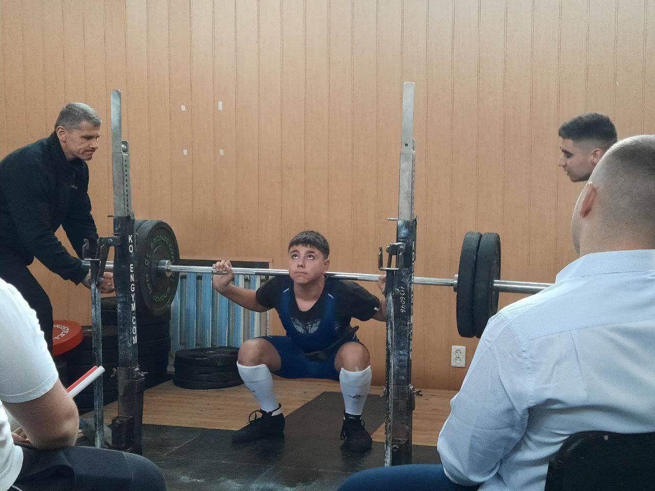 В Мангуше прошли показательные выступления по пауэрлифтингу, приуроченные ко Дню народного единства В Мангуше прошли показательные выступления по пауэрлифтингу, приуроченные ко Дню народного единства