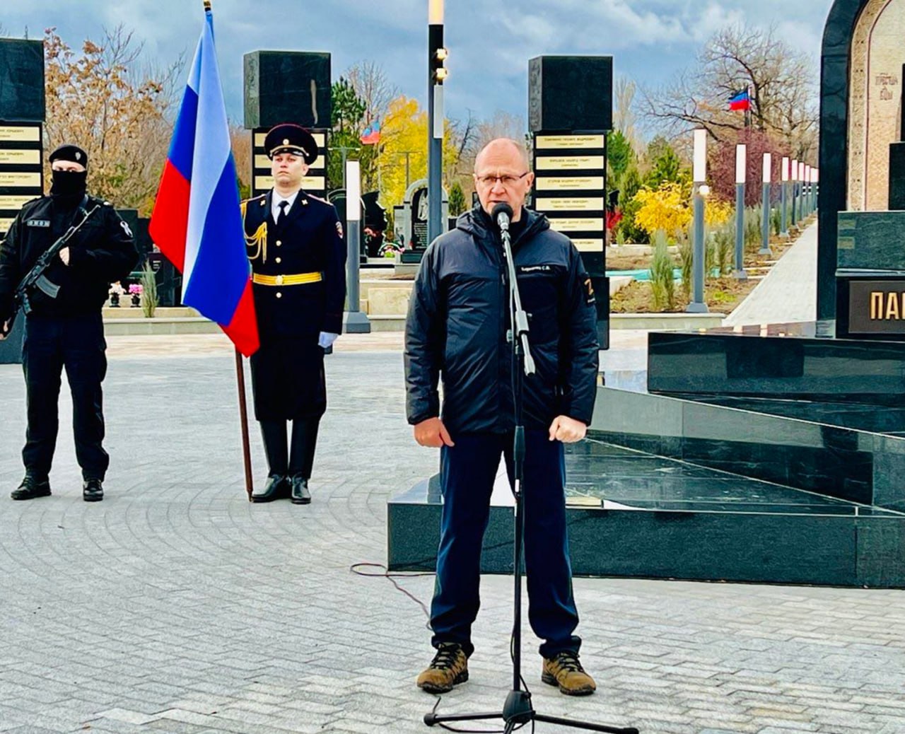 Владимир Мединский: Военно-мемориальное кладбище «Донецкое море» открыто Владимир Мединский: Военно-мемориальное кладбище «Донецкое море» открыто