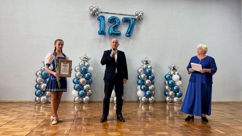 Гурген Малхасян: Вручил заслуженные награды сотрудникам Харцызского трубного завода, в честь 127-летия завода Гурген Малхасян: Вручил заслуженные награды сотрудникам Харцызского трубного завода, в честь 127-летия завода