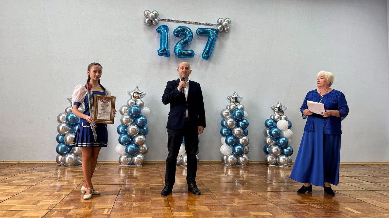 Гурген Малхасян: Вручил заслуженные награды сотрудникам Харцызского трубного завода, в честь 127-летия завода Гурген Малхасян: Вручил заслуженные награды сотрудникам Харцызского трубного завода, в честь 127-летия завода