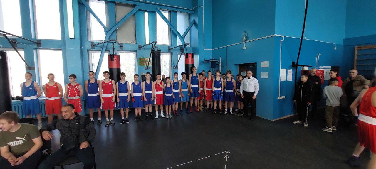 3 дня с 30 октября по 1 ноября в зале Донецкого Училища Олимпийского резерва им. Сергея Назаровича Бубки проходили Республиканские соревнования по боксу памяти ЗТ УССР Л.Л. Казаряна среди юношей и девушек 2010-1011 годов... 3 дня с 30 октября по 1 ноября в зале Донецкого Училища Олимпийского резерва им. Сергея Назаровича Бубки проходили Республиканские соревнования по боксу памяти ЗТ УССР Л.Л. Казаряна среди юношей и девушек 2010-1011 годов...